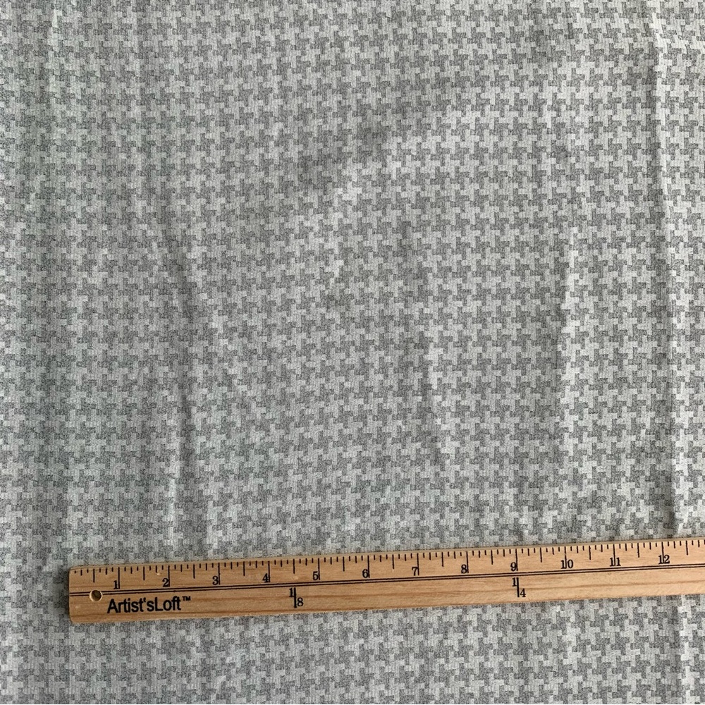 Fabric | Woven Polyester Houndstooth Pattern Fabric, 46" x 5+ yards